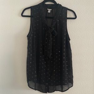 Sleeveless tie neck top
